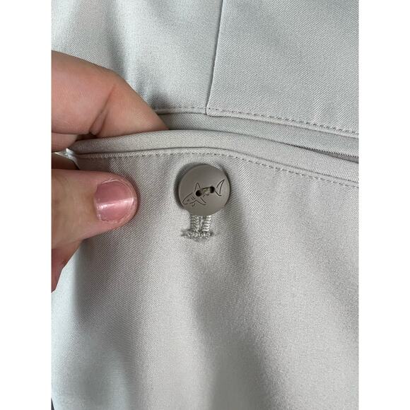 Men's Greg Norman off white Golf Shorts with pockets - Picture 9 of 11